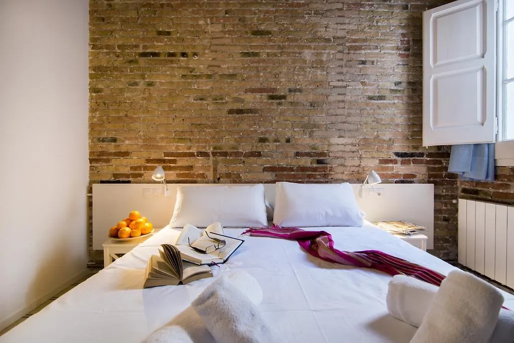 Happy People Gaudi Sant Pau Apartments Barcelone