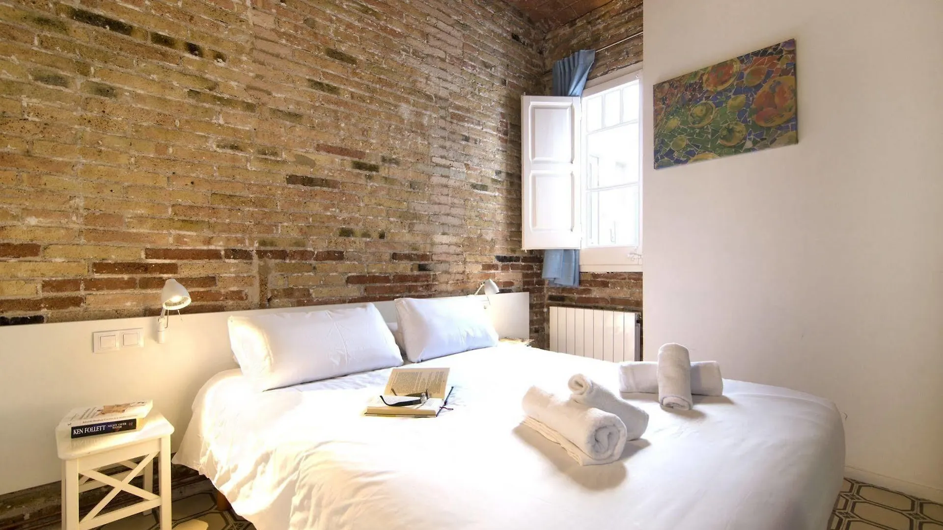 Happy People Gaudi Sant Pau Apartments Barcelone Espagne